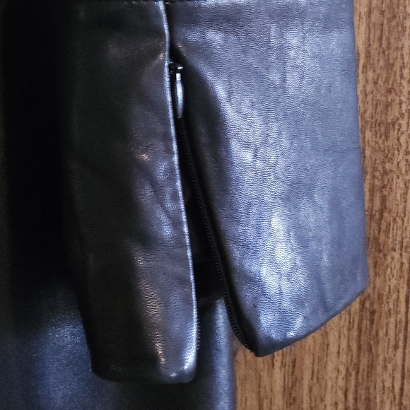 Bod & Christensen Elegant Women's Black Leather Coat Size S-M PtP 18" - Picture 8 of 9